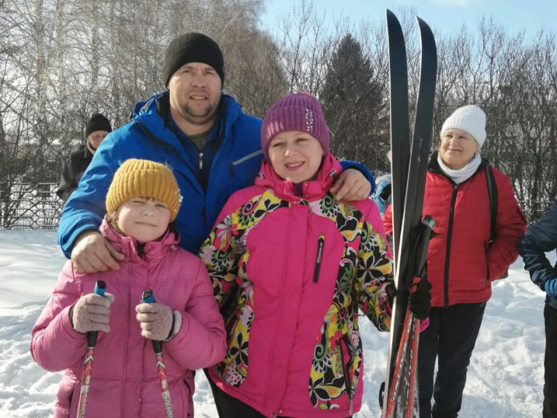 &quot;Папа, мама и я - с лыжами друзья!&quot;.